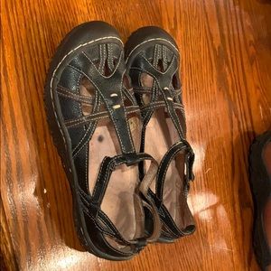 Jambu J-41 Jeep engineered traction sole shoes